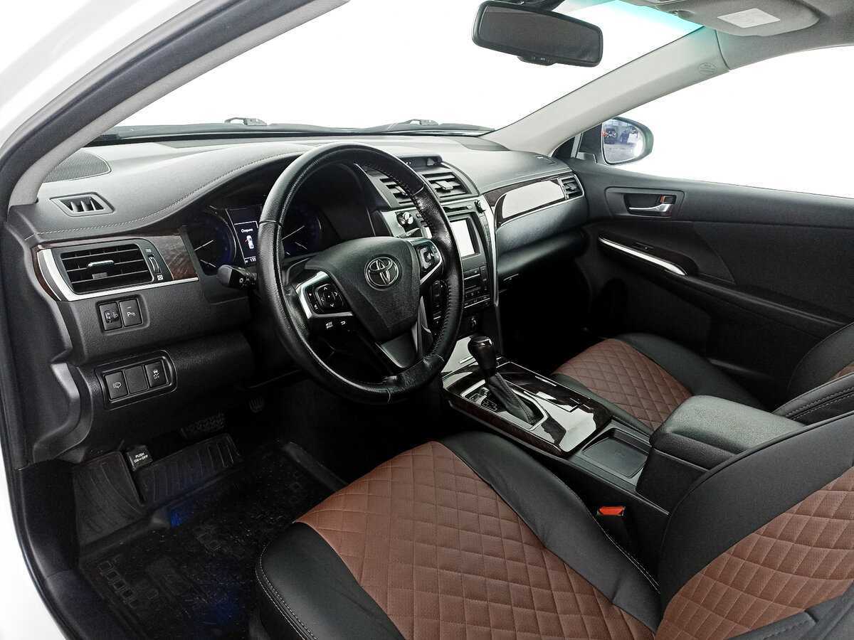 Toyota Camry с пробегом — 2017 год. Фото: #12