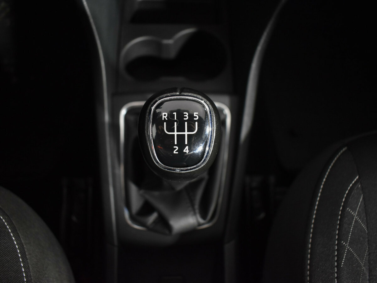 Skoda Rapid с пробегом — 2017 год. Фото: #17