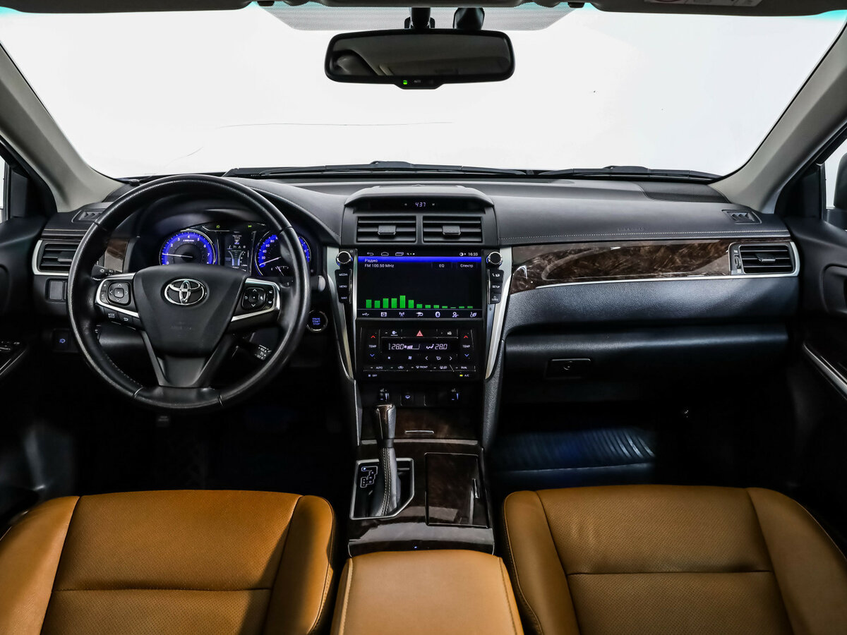 Toyota Camry с пробегом — 2016 год. Фото: #7