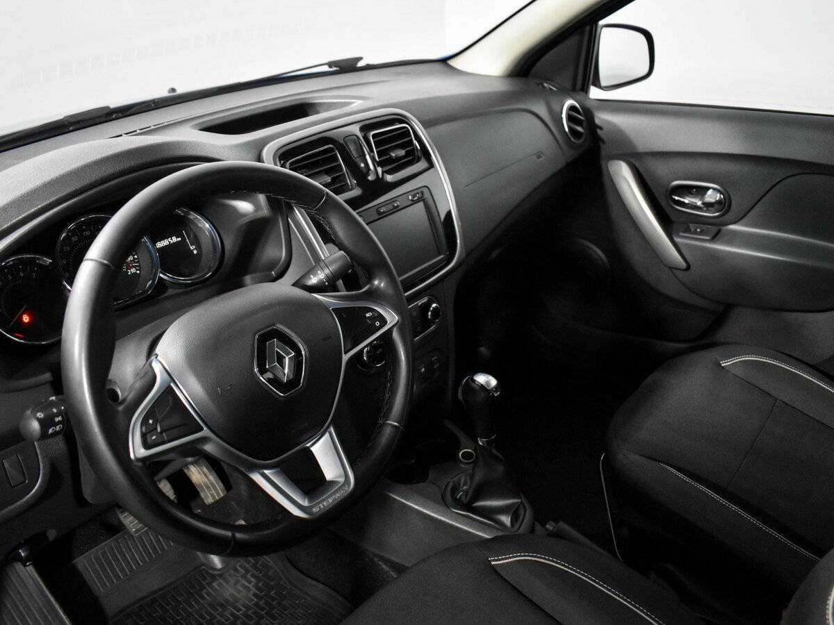 Renault Logan с пробегом — 2019 год. Фото: #7