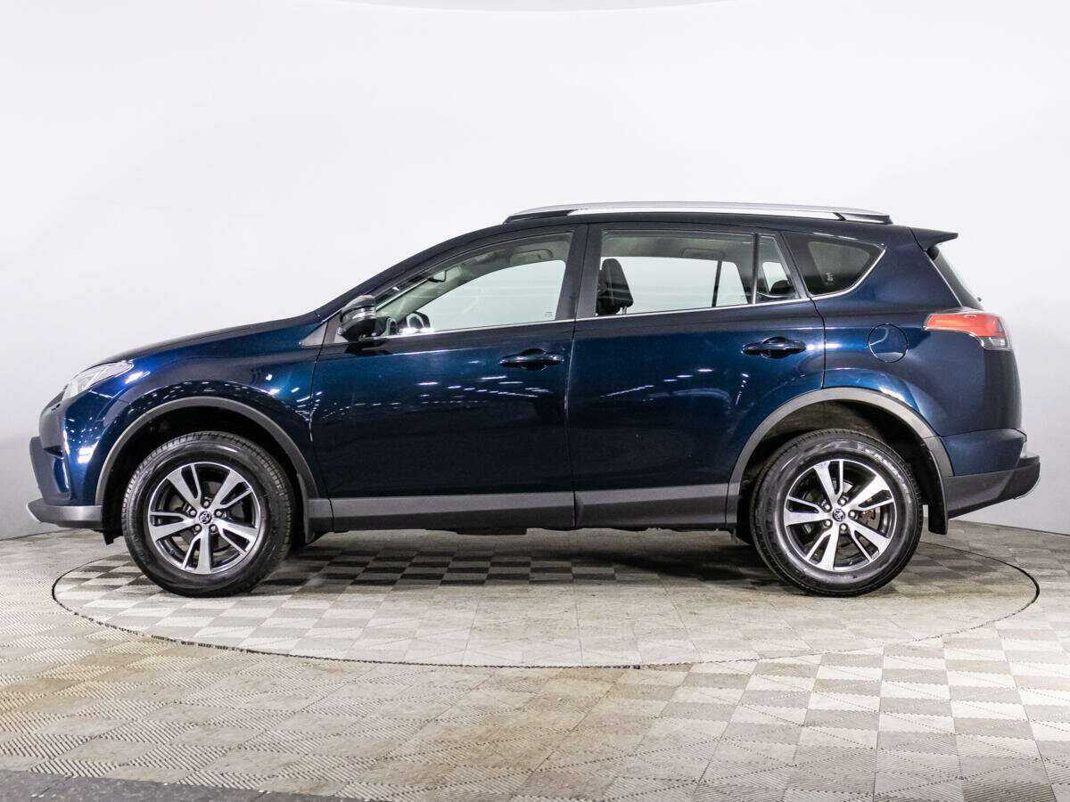 Toyota RAV4 с пробегом — 2018 год. Фото: #7