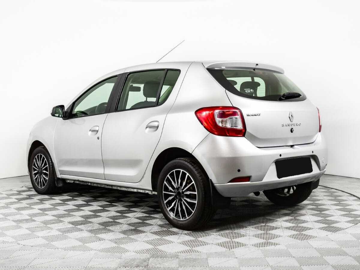 Renault Sandero с пробегом — 2015 год. Фото: #6