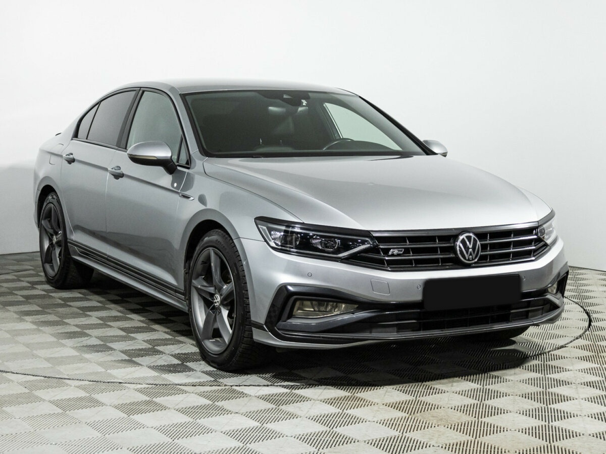 Volkswagen Passat с пробегом — 2021 год. Фото: #2