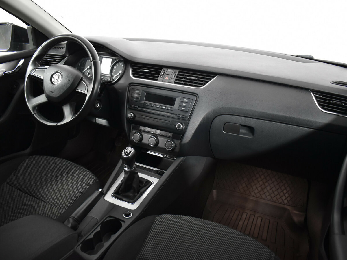 Skoda Octavia с пробегом — 2014 год. Фото: #8