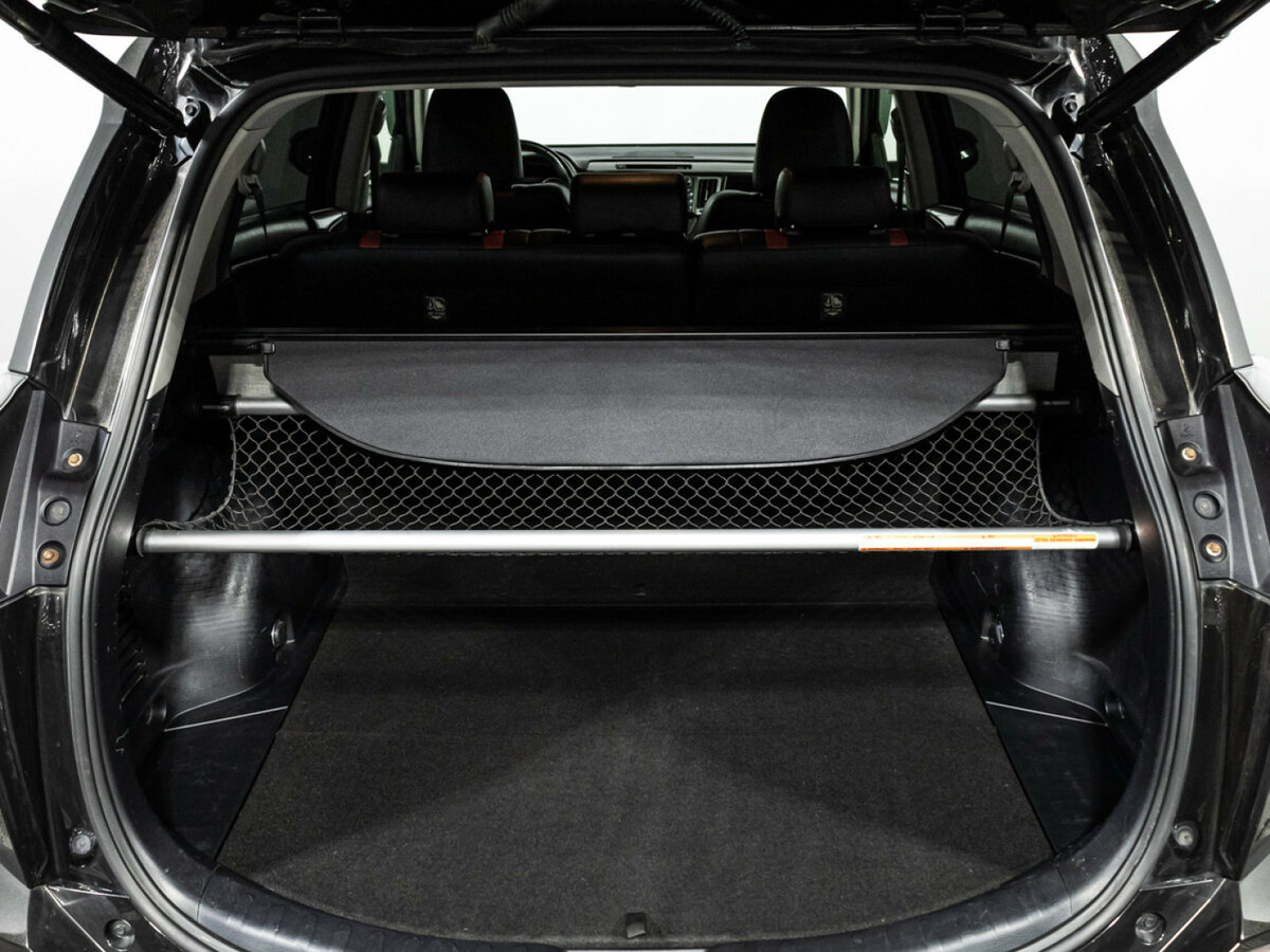 Toyota RAV4 с пробегом — 2016 год. Фото: #19