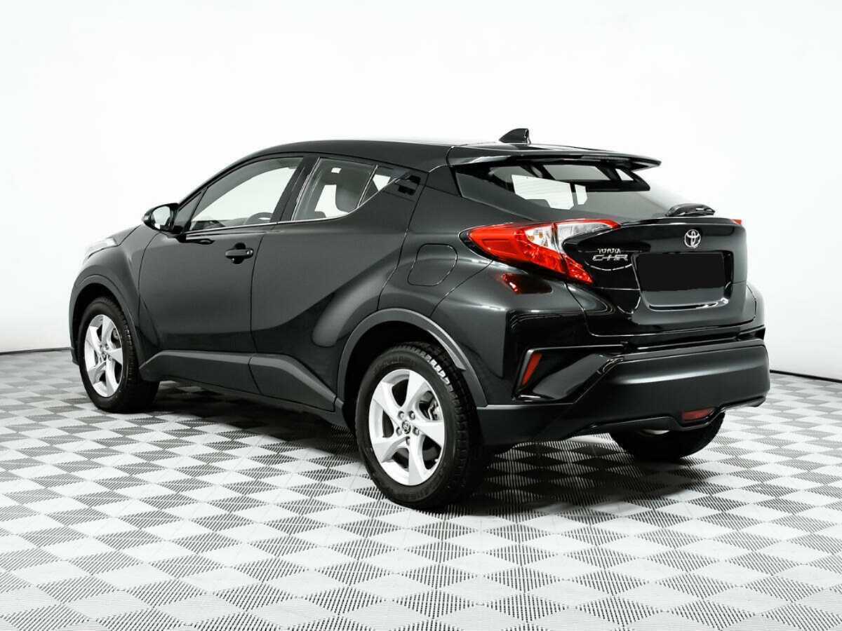 Toyota C-HR с пробегом — 2018 год. Фото: #6