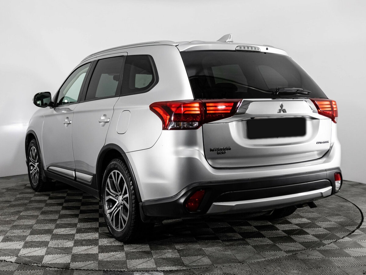 Mitsubishi Outlander с пробегом — 2018 год. Фото: #5