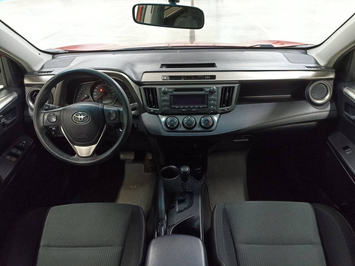 Toyota RAV4 с пробегом — 2014 год. Фото: #12