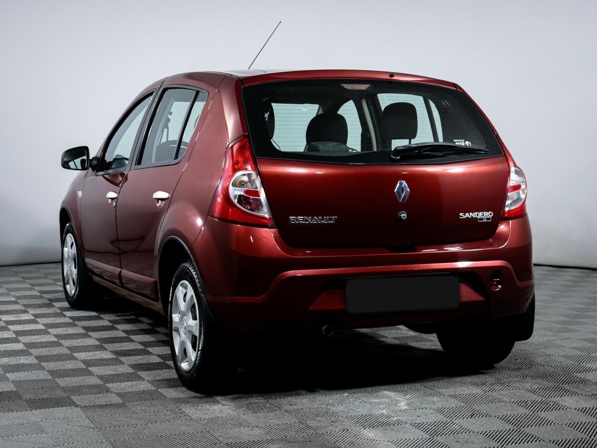 Renault Sandero с пробегом — 2012 год. Фото: #5