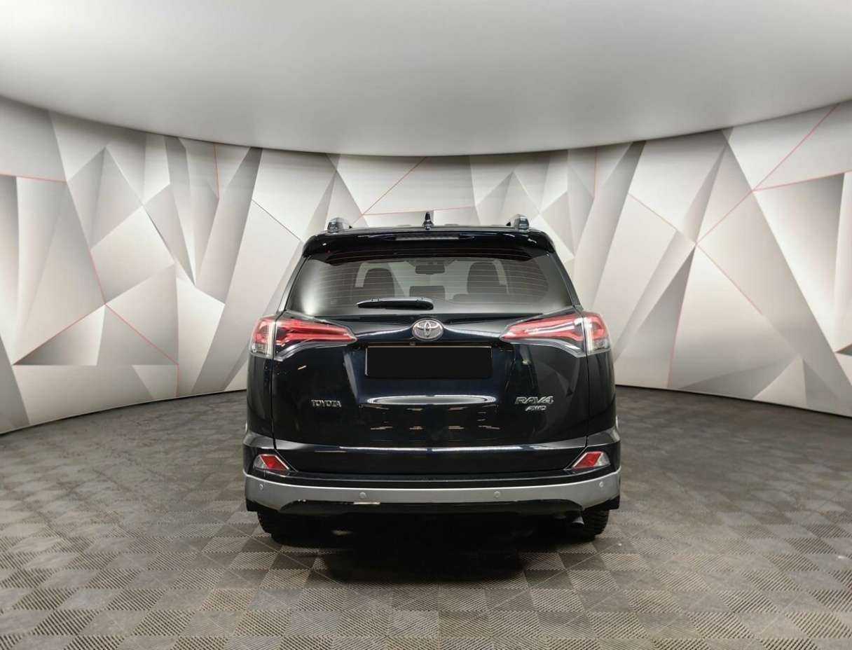 Toyota RAV4 с пробегом — 2017 год. Фото: #7