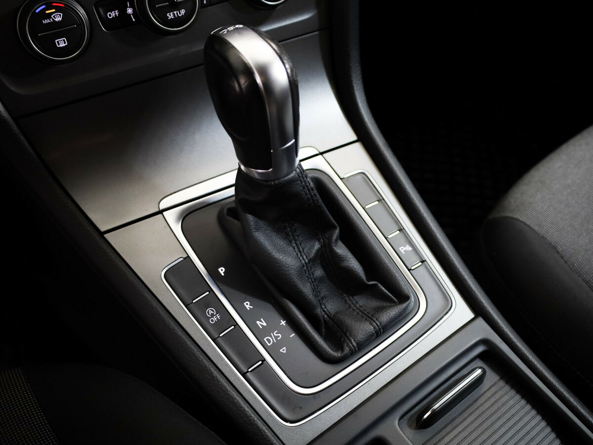 Volkswagen Golf с пробегом — 2013 год. Фото: #14