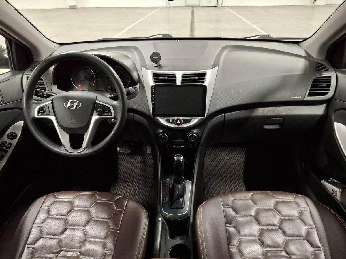 Hyundai Solaris с пробегом — 2016 год. Фото: #13