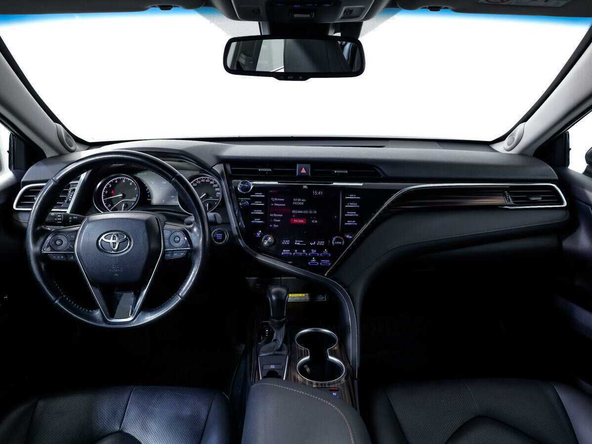 Toyota Camry с пробегом — 2019 год. Фото: #10