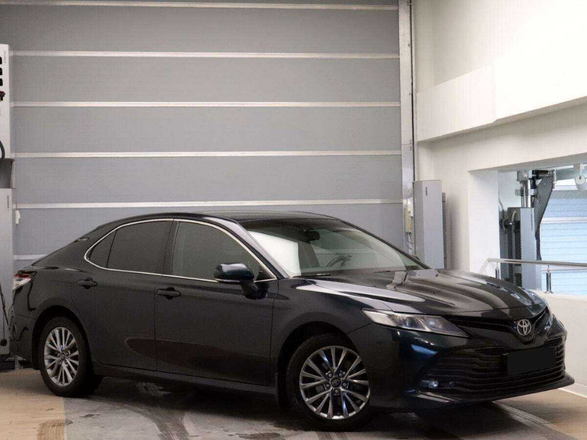Toyota Camry с пробегом — 2019 год. Фото: #2