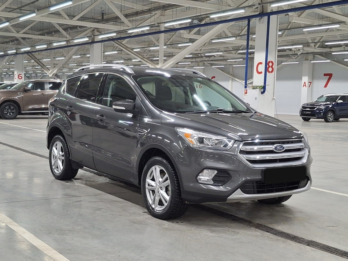 Ford Kuga с пробегом — 2016 год. Фото: #2