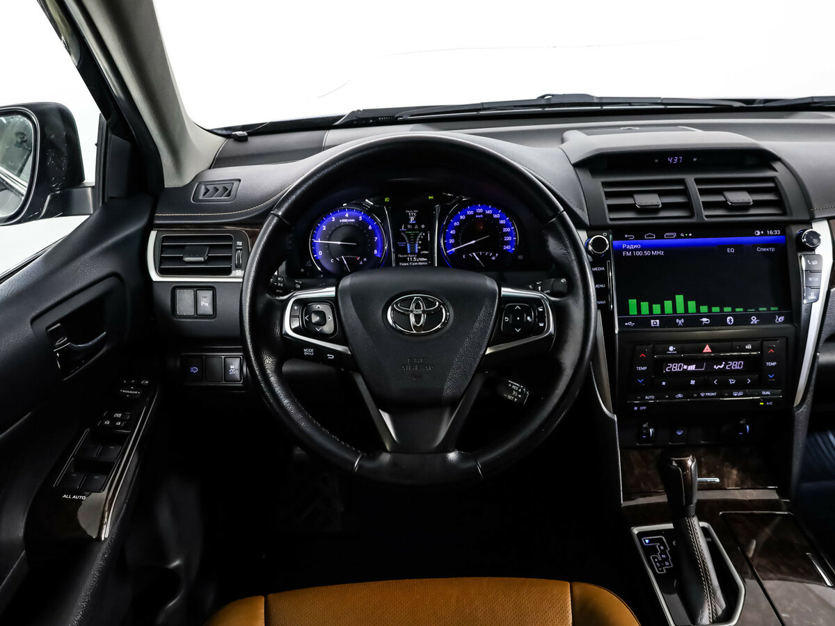 Toyota Camry с пробегом — 2016 год. Фото: #8
