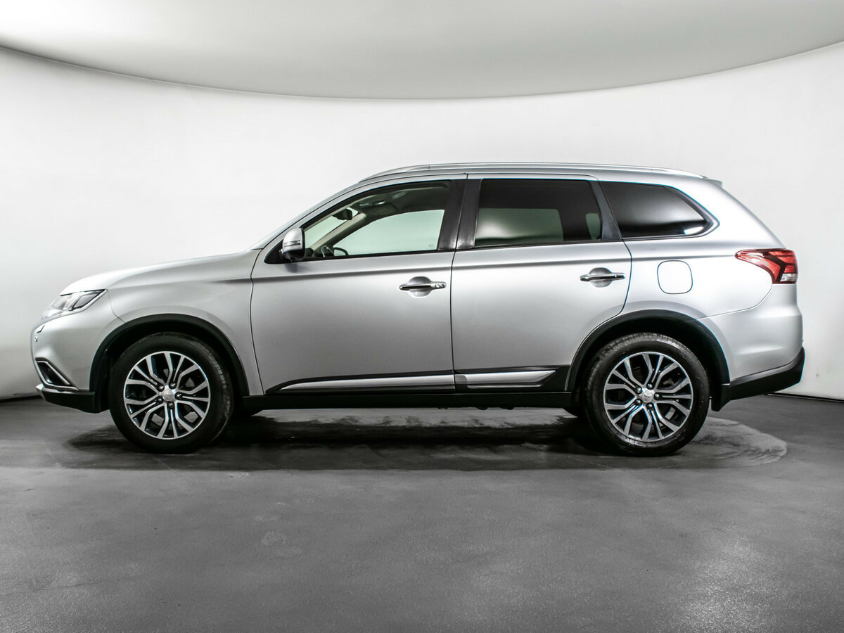 Mitsubishi Outlander с пробегом — 2017 год. Фото: #7