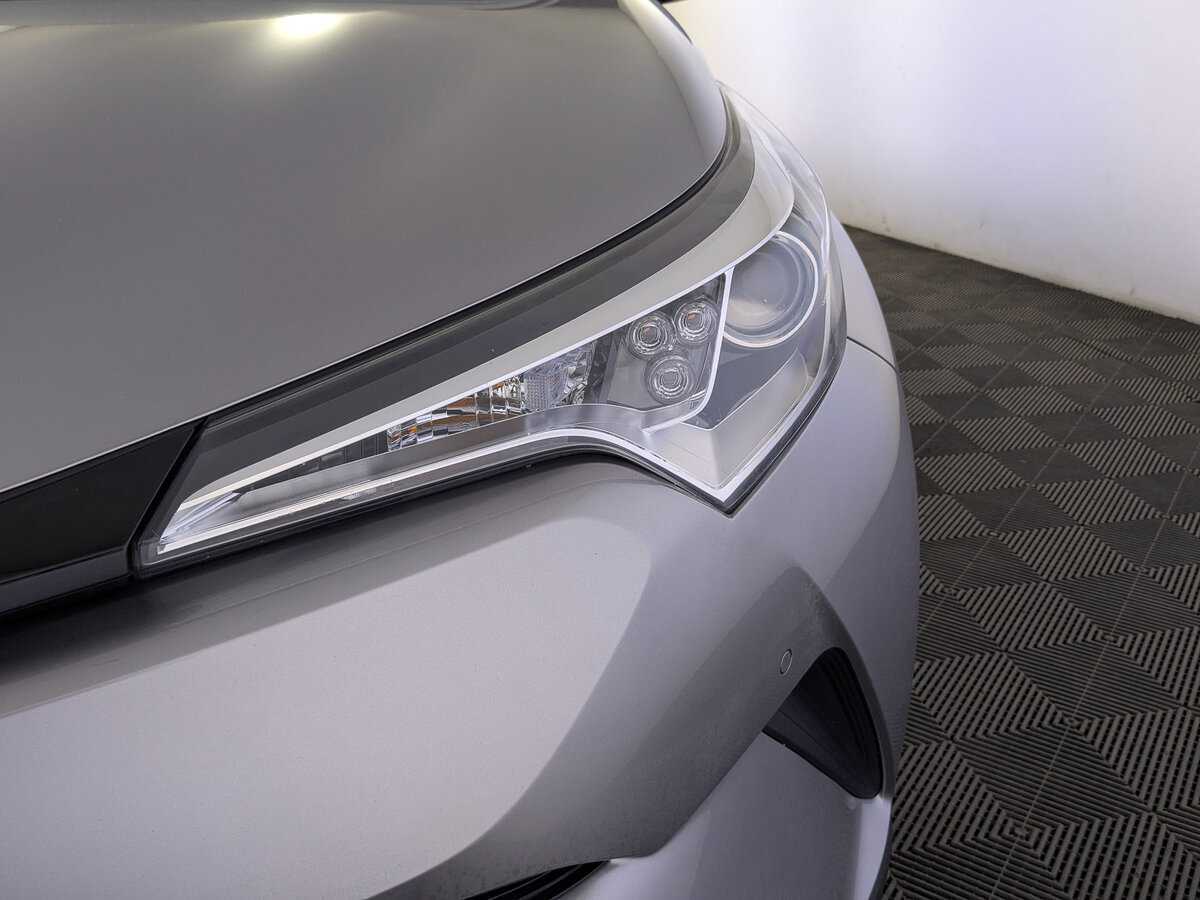 Toyota C-HR с пробегом — 2017 год. Фото: #10