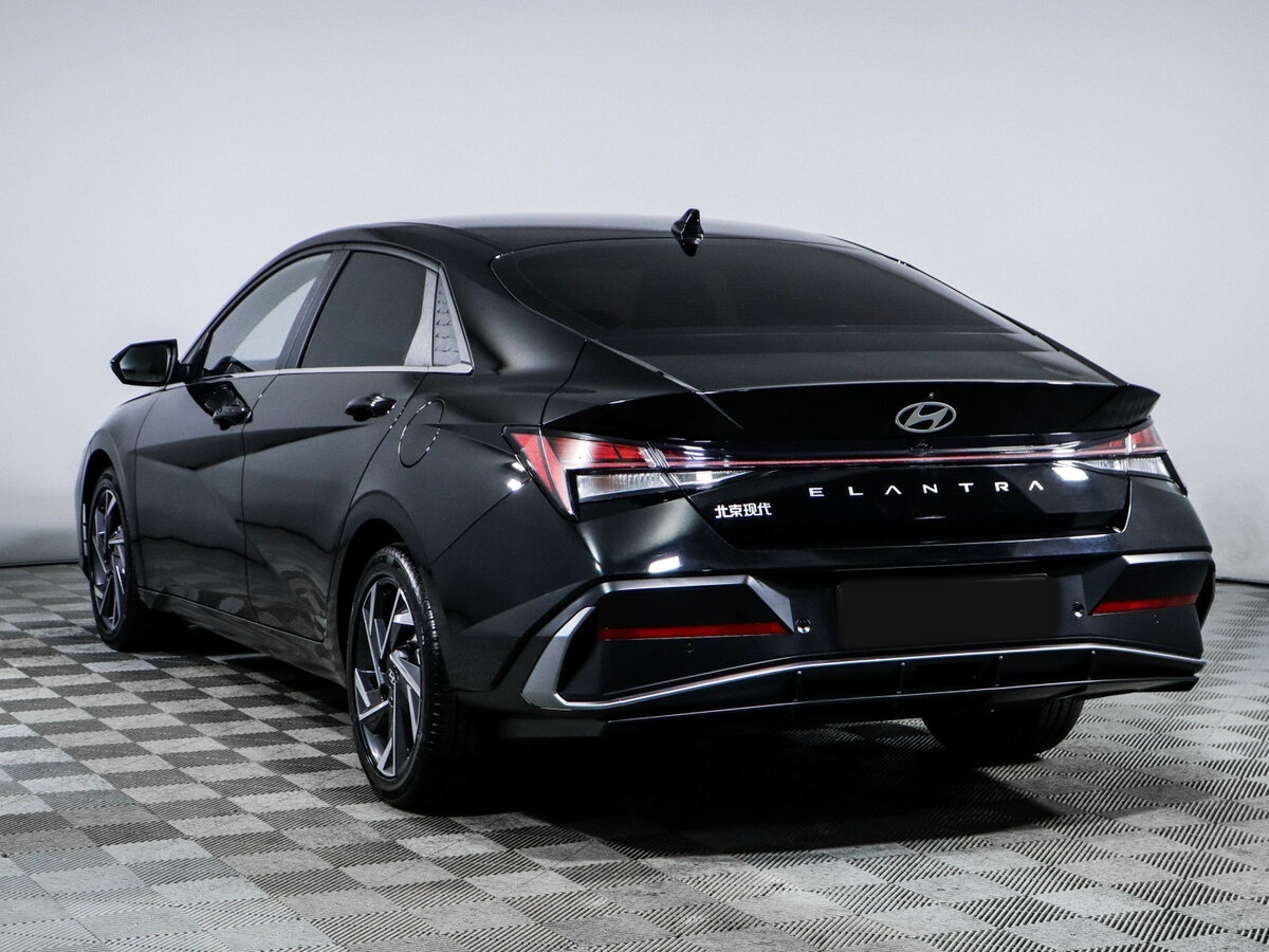 Hyundai Elantra с пробегом — 2024 год. Фото: #6
