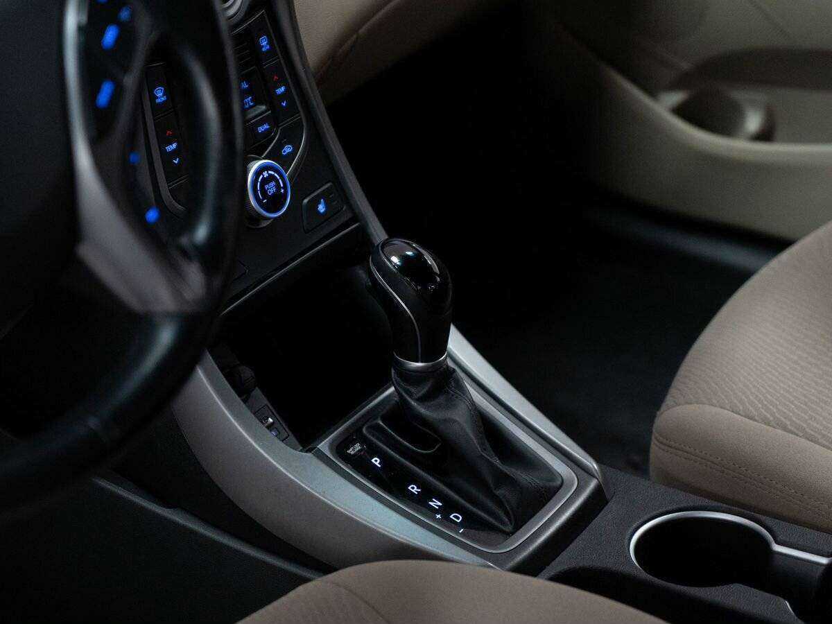 Hyundai Elantra с пробегом — 2014 год. Фото: #11