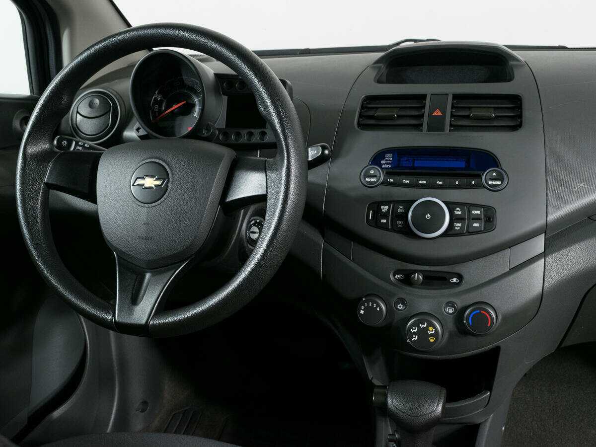 Chevrolet Spark с пробегом — 2013 год. Фото: #10