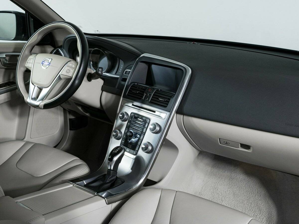 Volvo XC60 с пробегом — 2016 год. Фото: #7