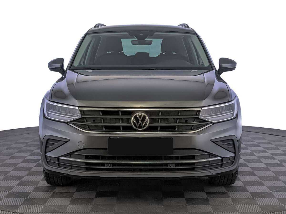 Volkswagen Tiguan с пробегом — 2021 год. Фото: #1