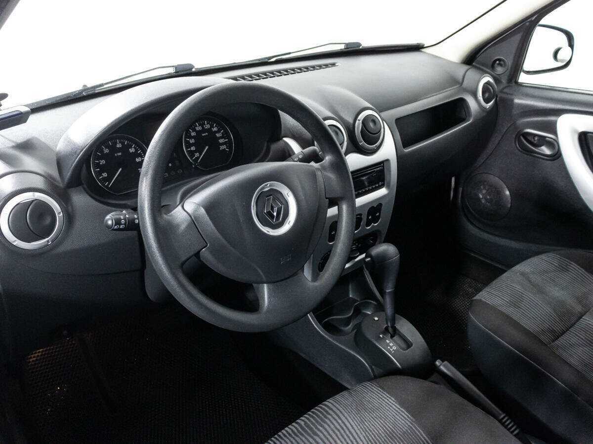 Renault Logan с пробегом — 2014 год. Фото: #10