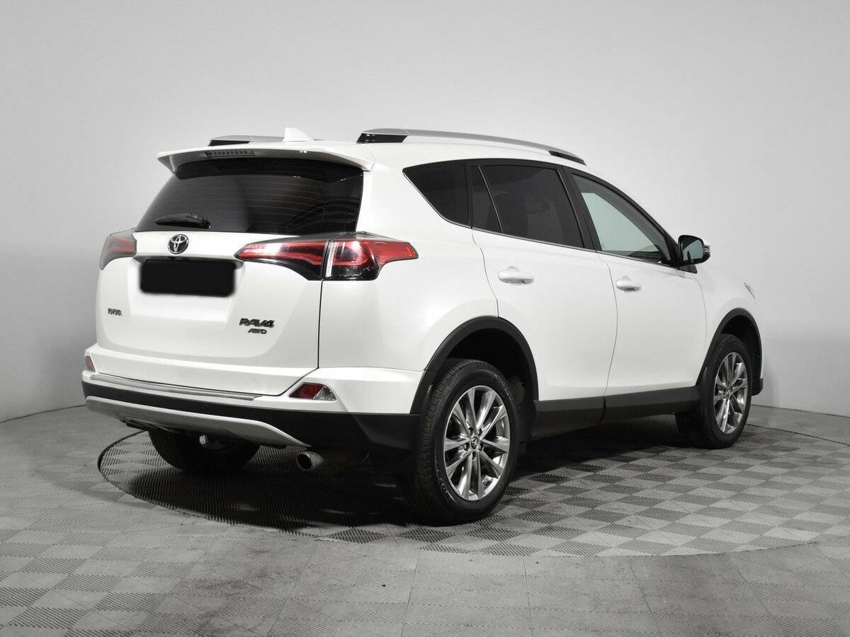 Toyota RAV4 с пробегом — 2018 год. Фото: #4