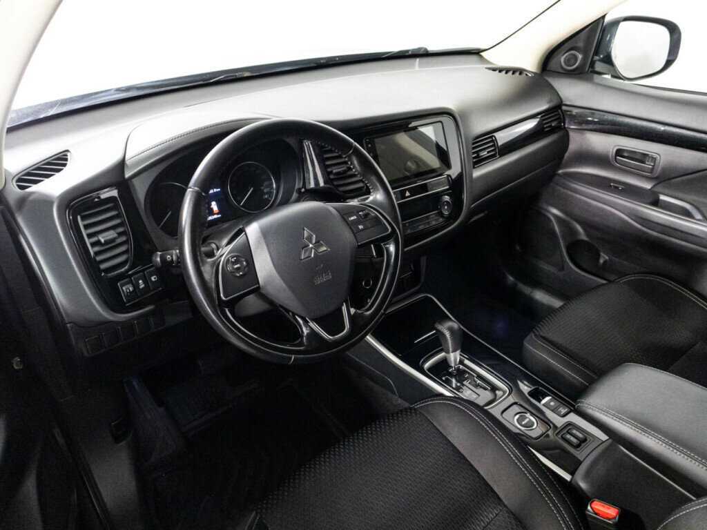 Mitsubishi Outlander с пробегом — 2019 год. Фото: #10