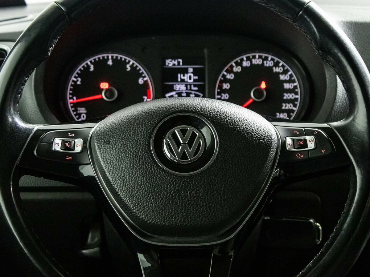 Volkswagen Polo с пробегом — 2016 год. Фото: #9