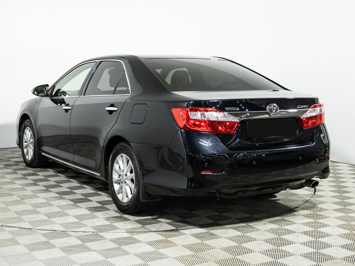 Toyota Camry с пробегом — 2012 год. Фото: #6