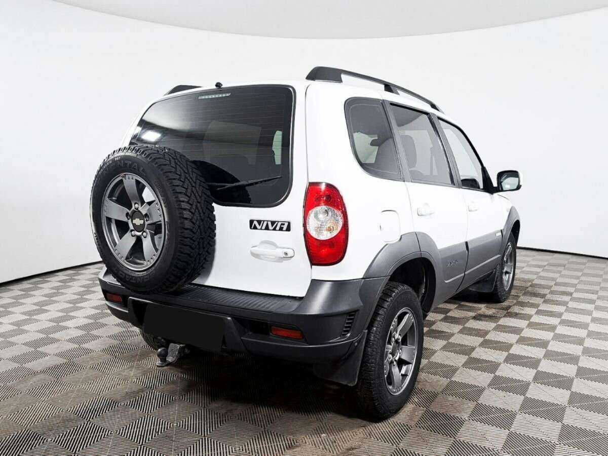 Chevrolet Niva с пробегом — 2017 год. Фото: #3