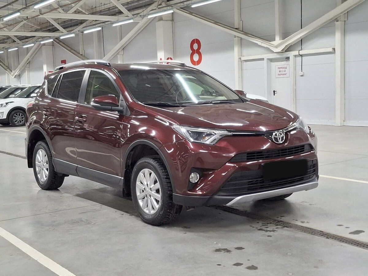 Toyota RAV4 с пробегом — 2016 год. Фото: #2