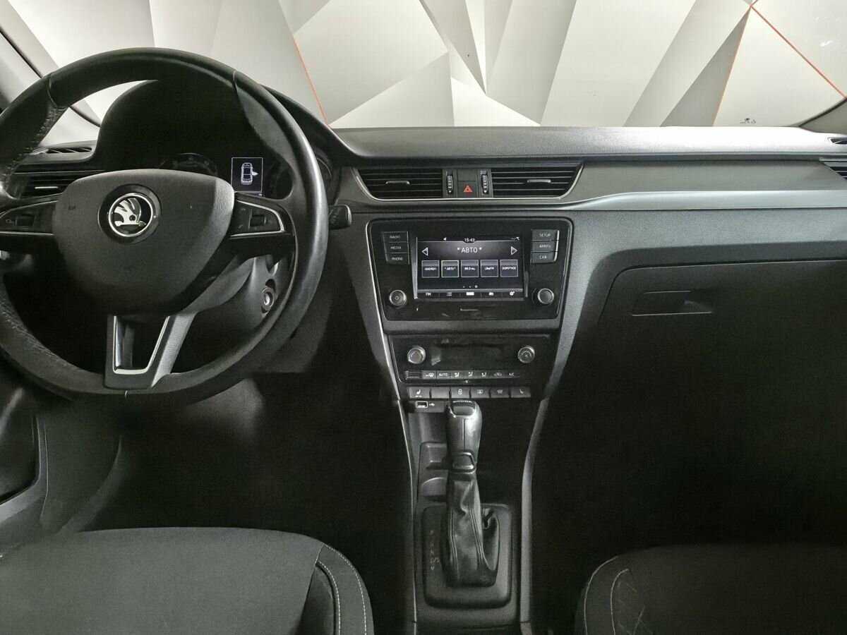 Skoda Rapid с пробегом — 2018 год. Фото: #10