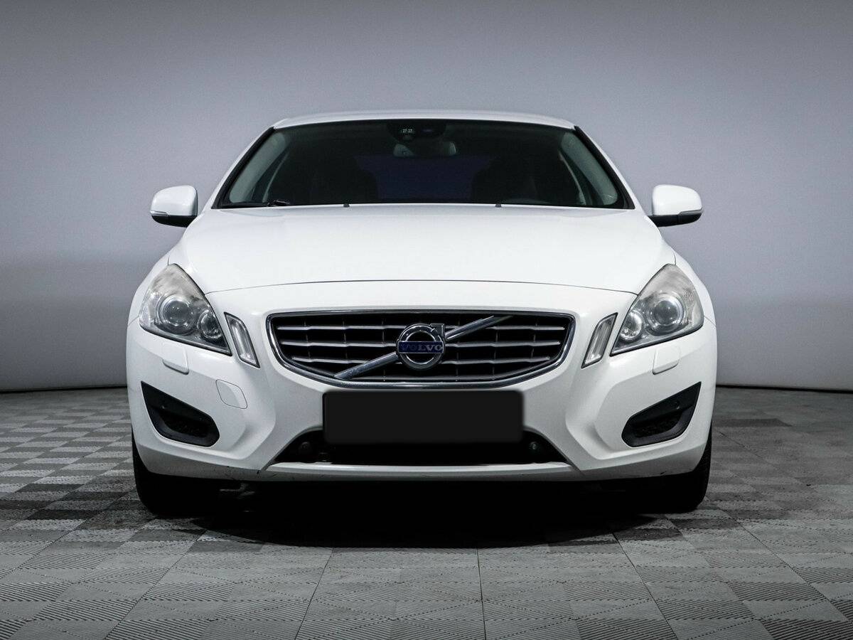 Volvo S60 с пробегом — 2012 год. Фото: #1