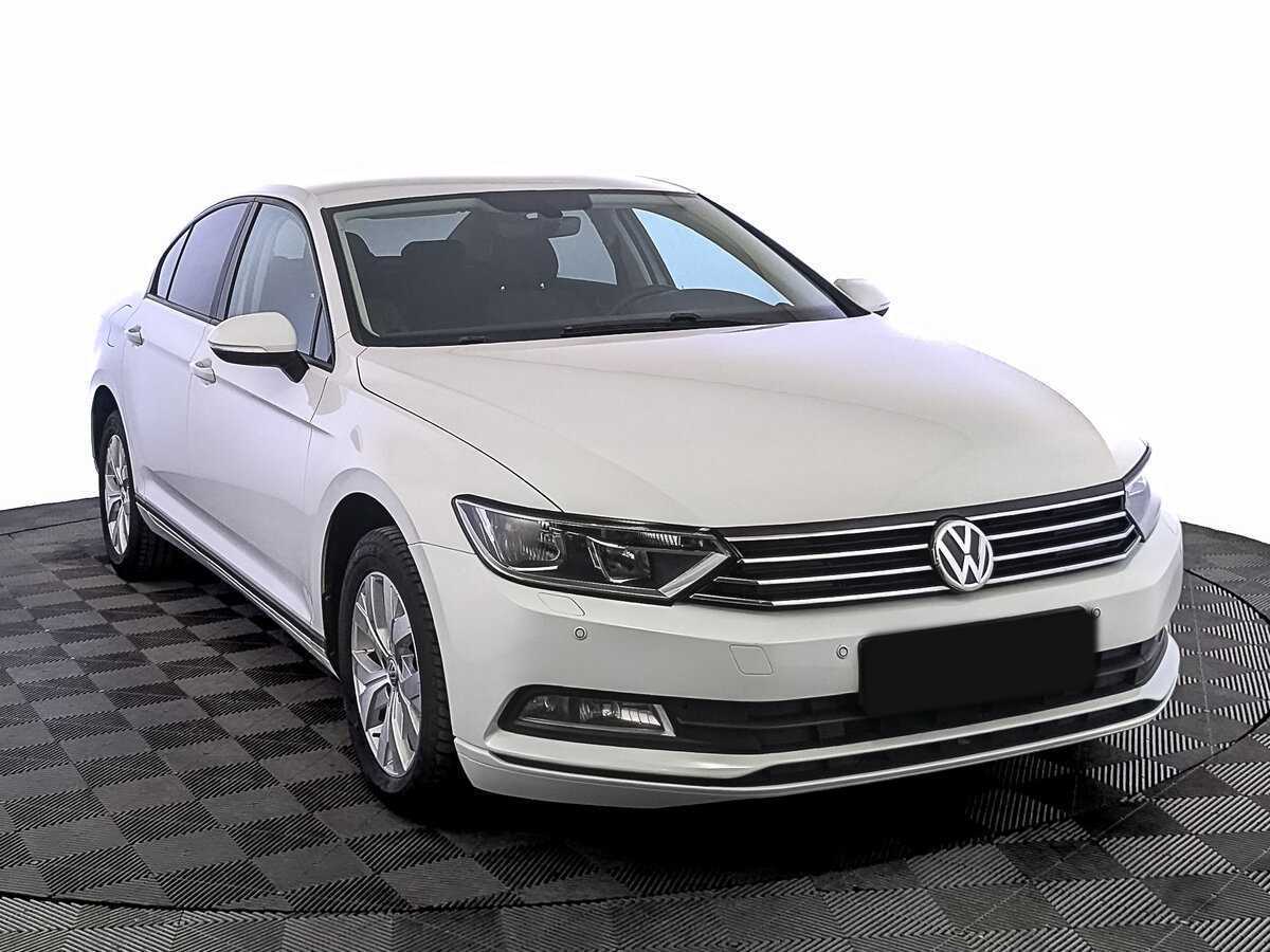 Volkswagen Passat с пробегом — 2017 год. Фото: #2