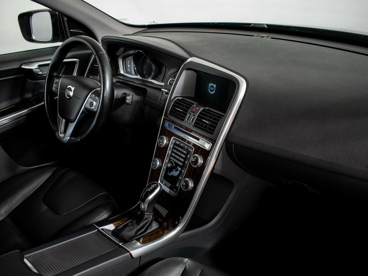 Volvo XC60 с пробегом — 2014 год. Фото: #9