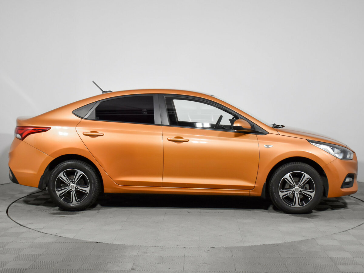Hyundai Solaris с пробегом — 2017 год. Фото: #3