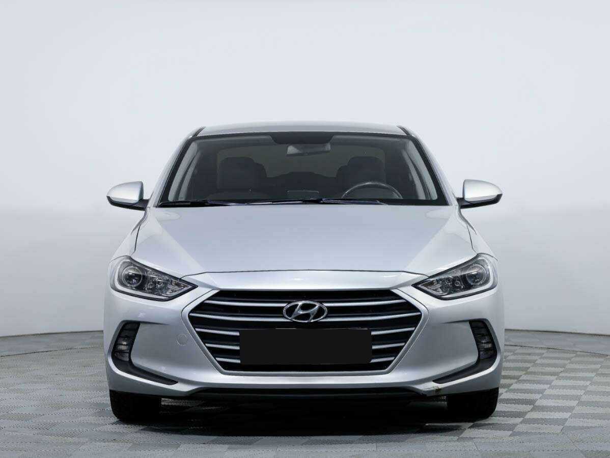 Hyundai Elantra с пробегом — 2018 год. Посмотреть фото