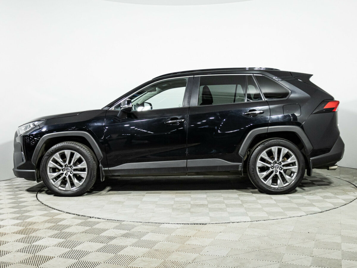 Toyota RAV4 с пробегом — 2021 год. Фото: #6