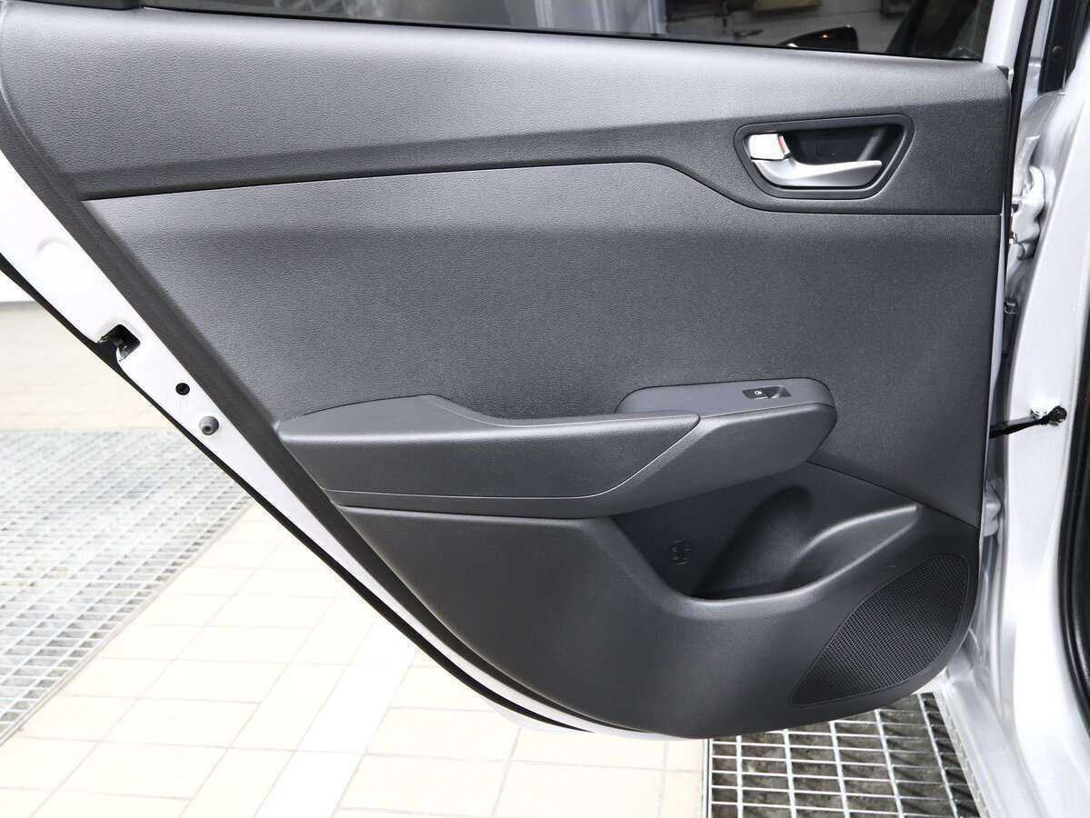 Hyundai Solaris с пробегом — 2021 год. Фото: #12