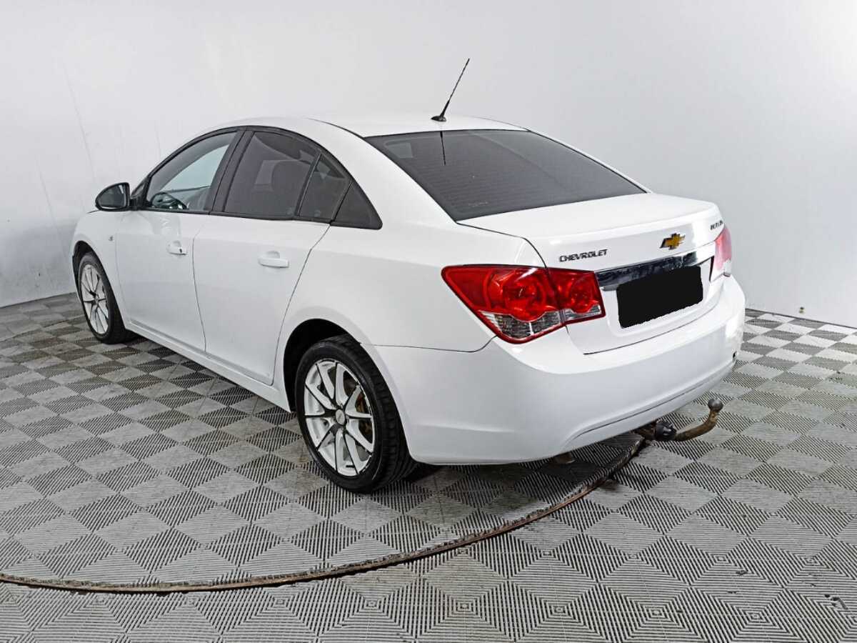Chevrolet Cruze с пробегом — 2012 год. Фото: #6