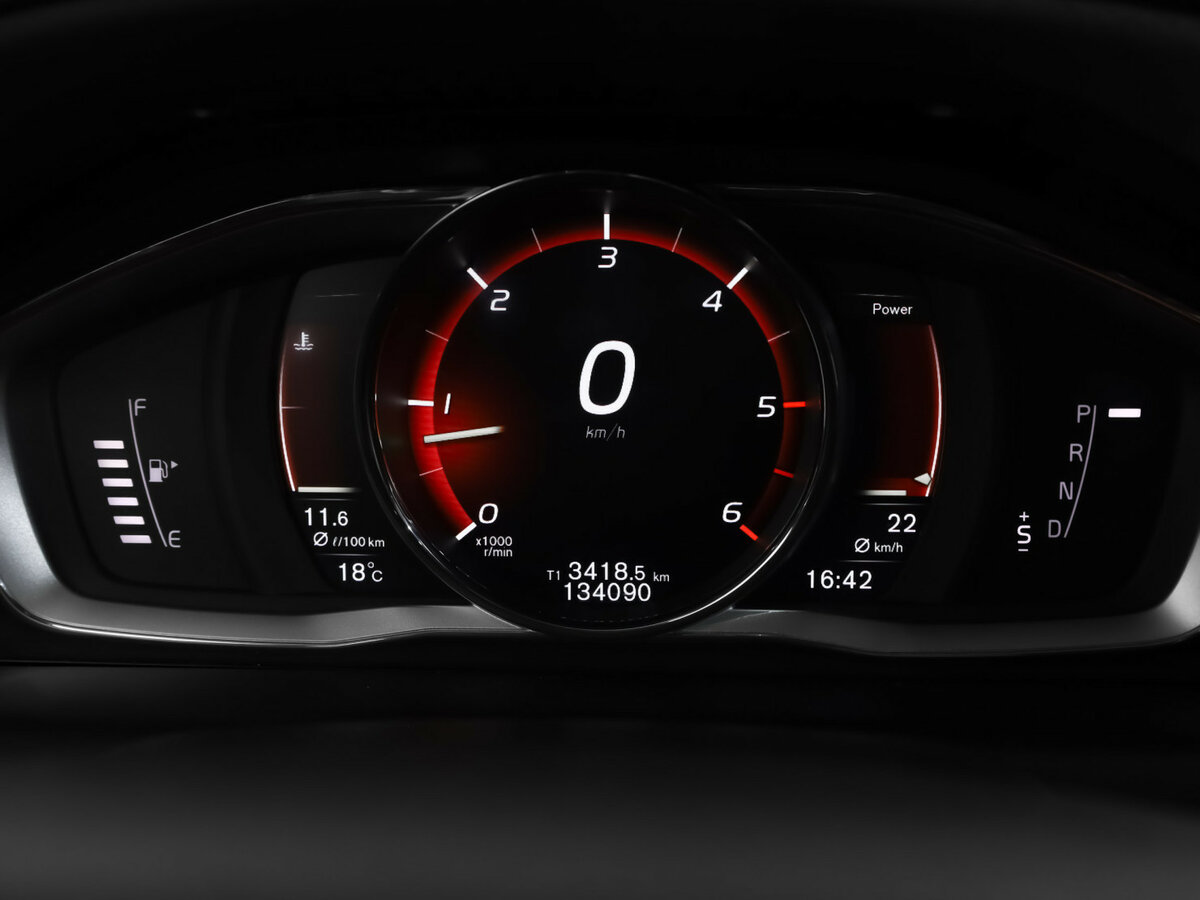 Volvo XC60 с пробегом — 2017 год. Фото: #9
