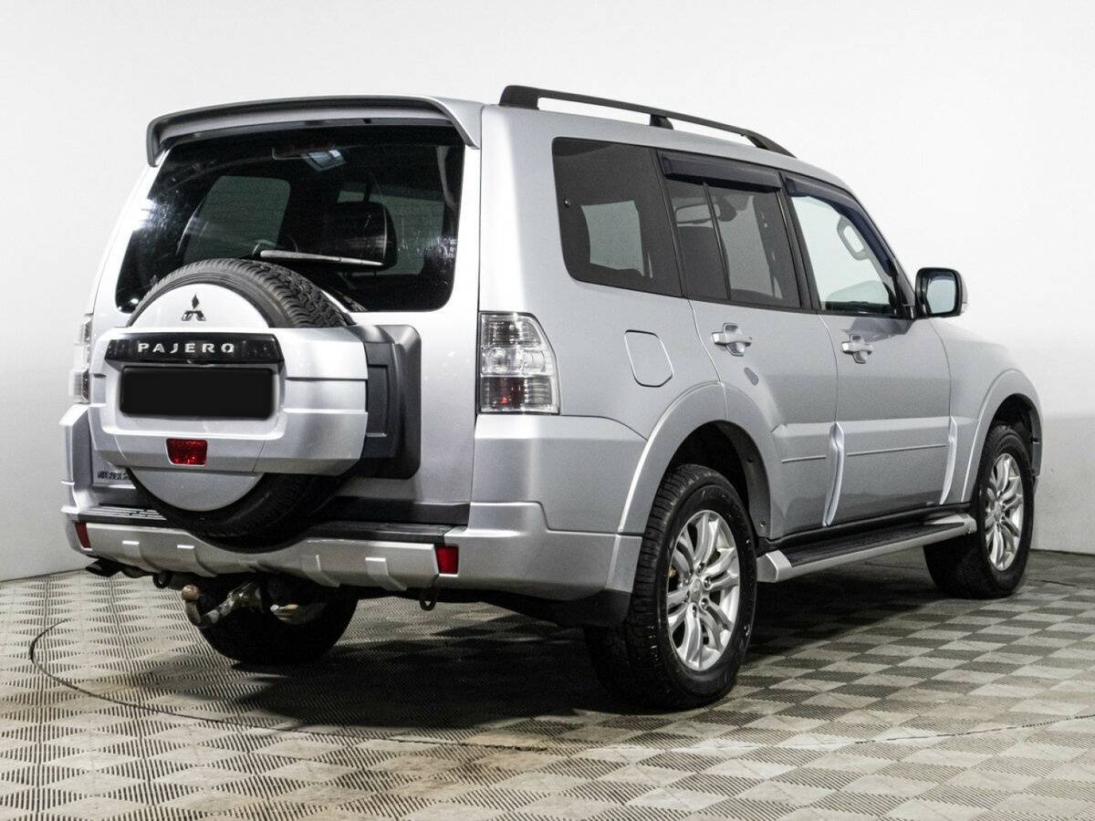 Mitsubishi Pajero с пробегом — 2012 год. Фото: #3