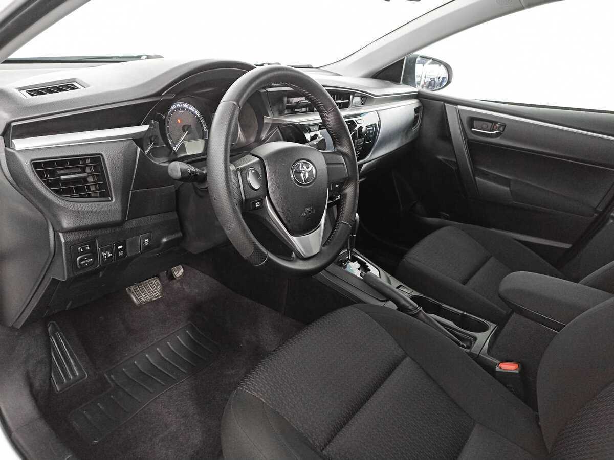Toyota Corolla с пробегом — 2013 год. Фото: #13