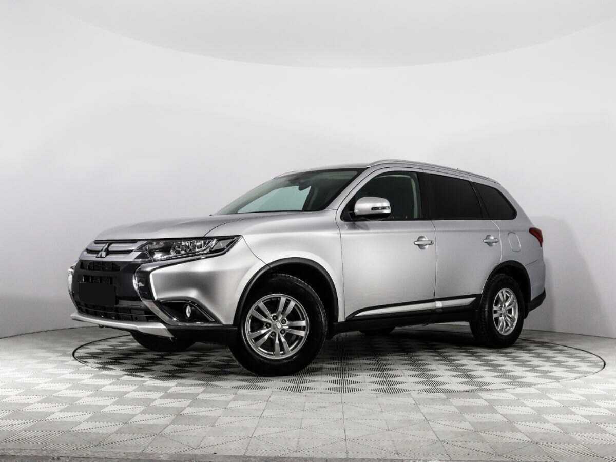 Mitsubishi Outlander с пробегом — 2015 год. Посмотреть фото