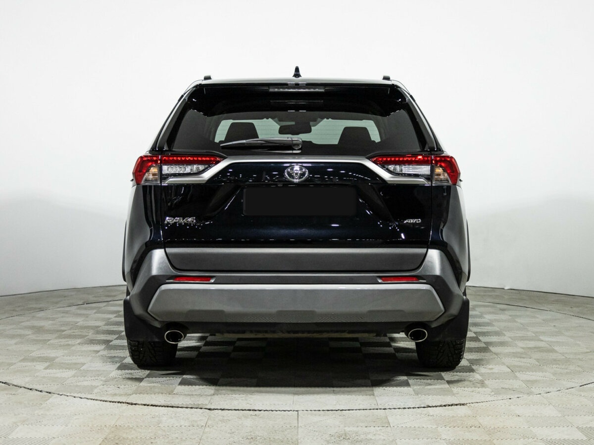 Toyota RAV4 с пробегом — 2021 год. Фото: #4