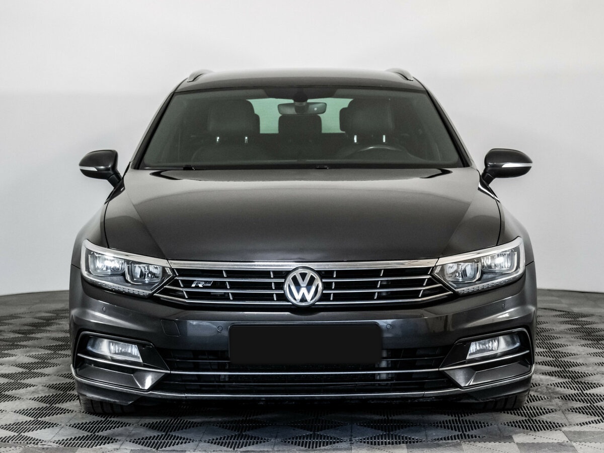 Volkswagen Passat с пробегом — 2018 год. Фото: #1