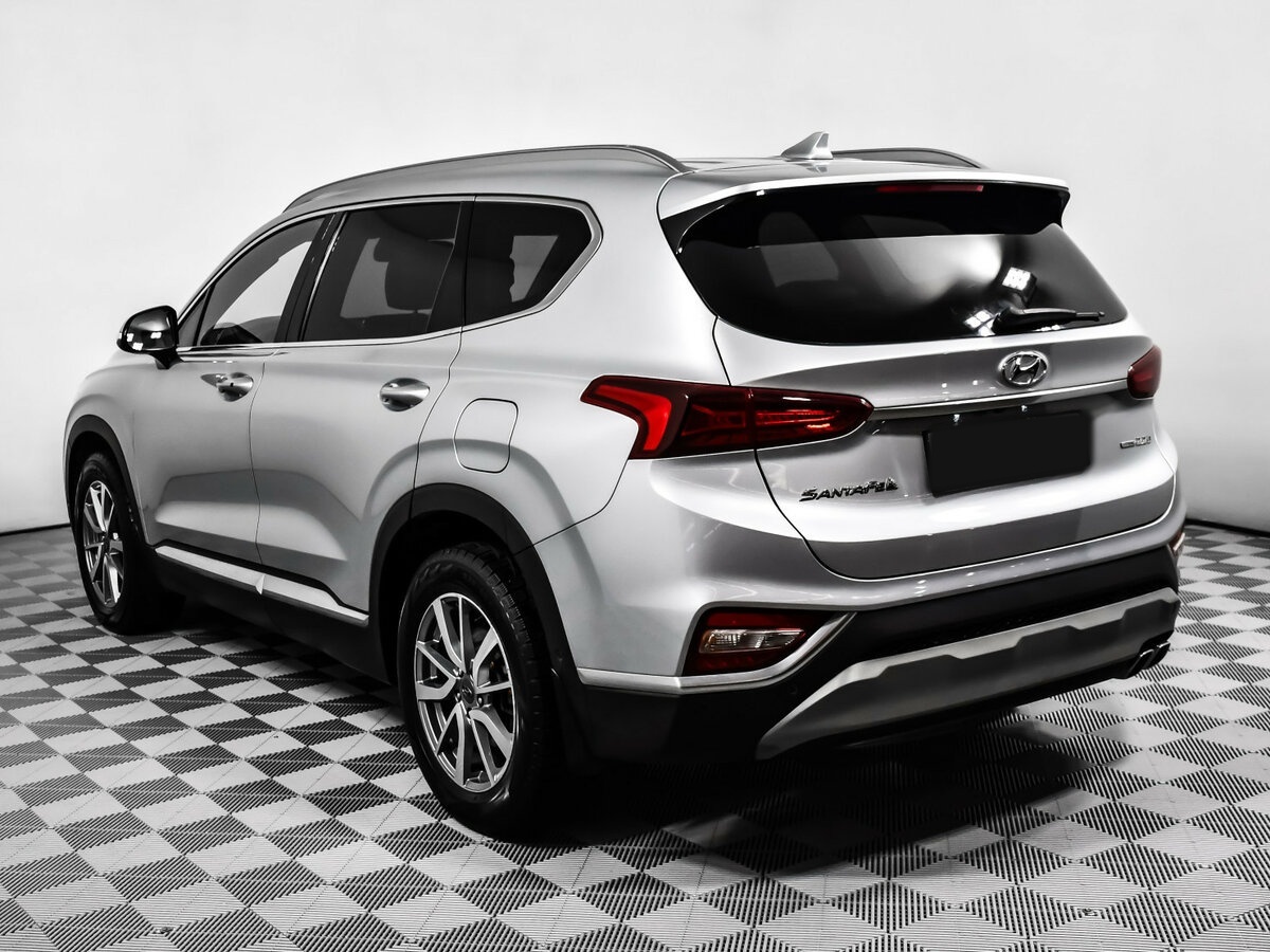 Hyundai Santa Fe с пробегом — 2018 год. Фото: #6